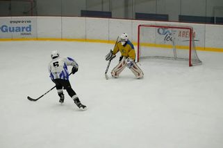 Dva se perou a třetí se směje. Kladno zůstane extraligové - Médium.cz